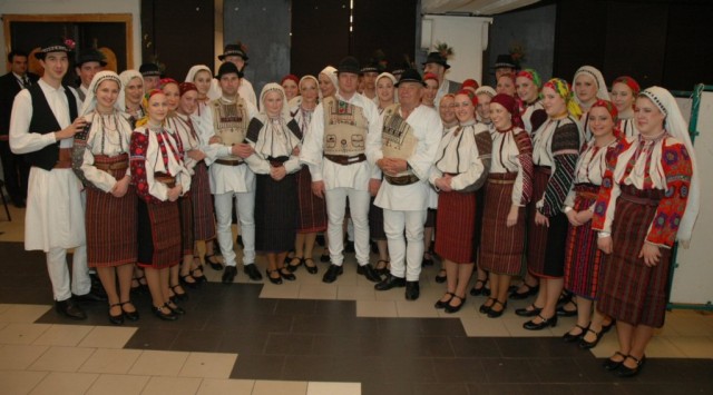 Gyimesi hagyományőrzőkkel a budapesti Csángó Bálon