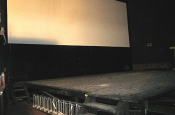 Vászon és színpad - MALOM Film Színház